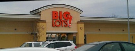 Big Lots is one of Joeさんのお気に入りスポット.