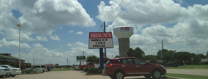 Braum's is one of สถานที่ที่ Shane ถูกใจ.