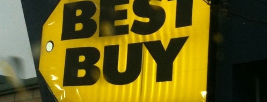 Best Buy is one of Tempat yang Disukai Randall.