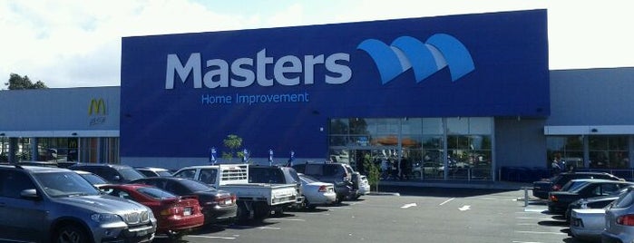 Masters Home Improvement is one of Lieux qui ont plu à Christopher.