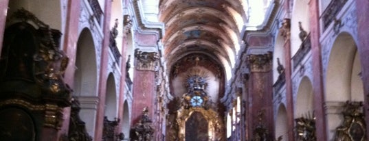 Basilica Santiago is one of Posti che sono piaciuti a Angeles.