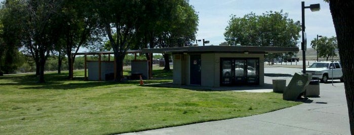 John "Chuck" Erreca Northbound Rest Area is one of Lieux qui ont plu à Cassie.