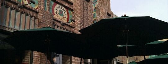 Urth Caffé is one of Minnie's Saved Places.