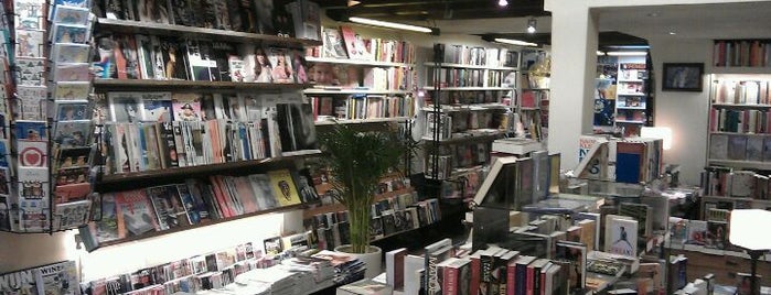 Zwart op Wit Boekhandel is one of Boekwinkels Amsterdam.