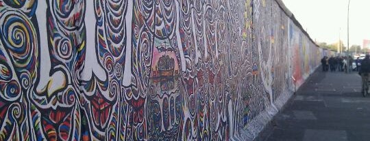 East Side Gallery is one of Dutchies do Berlin!.