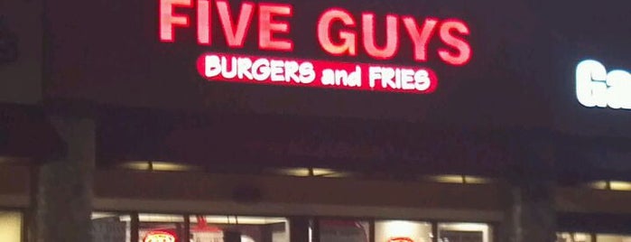 Five Guys is one of Danさんのお気に入りスポット.