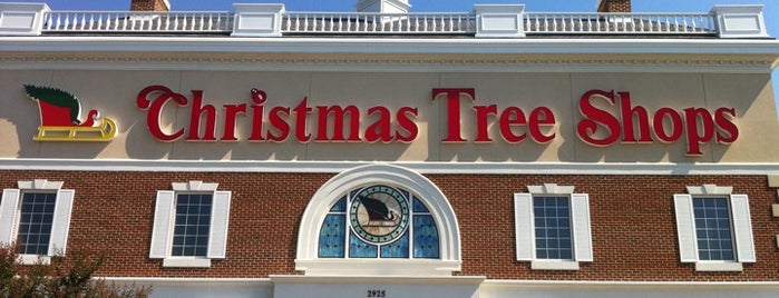 Christmas Tree Shops is one of Tempat yang Disukai Alicia.