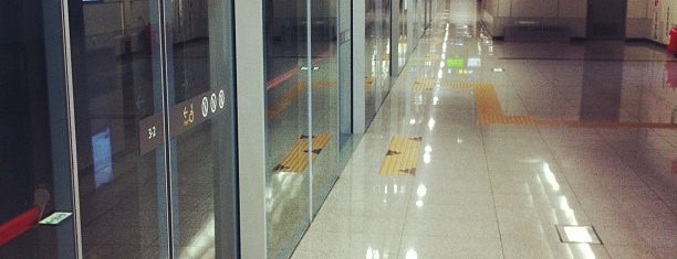 チュンミ駅 is one of Subway Stations in Seoul(line5~9).
