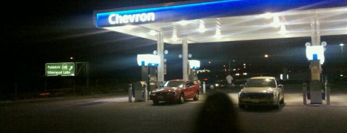 Chevron is one of Tempat yang Disukai David.