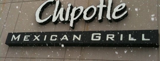 Chipotle Mexican Grill is one of Tempat yang Disukai Trever.