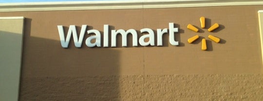 Walmart Supercenter is one of Locais curtidos por Kandyce.