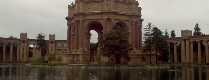 Palace of Fine Arts is one of Must-visit Parks in San Francisco.