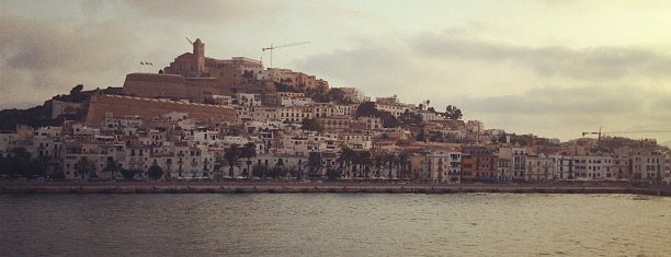 Eivissa / Ibiza is one of Locais Favoritos.