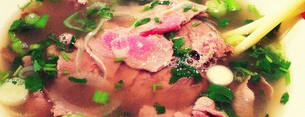 Superior Pho is one of Colleen 님이 저장한 장소.