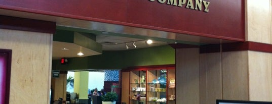 Barnie's Coffee & Tea Company is one of Lugares favoritos de Ashley.