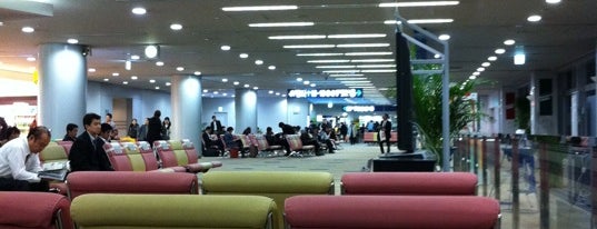 Gate 60 is one of 福岡空港 (Fukuoka Airport - FUK/RJFF).