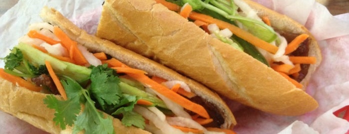 Le's Banh Mi Thit Nguoi is one of Kimmie's Saved Places.