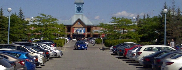 First Markham Place 萬錦廣場 is one of Shopping malls of the Greater Toronto Area (GTA).