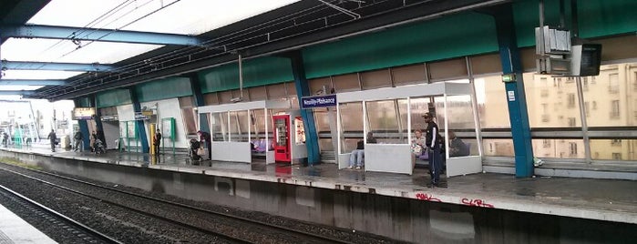 RER Neuilly-Plaisance [A] is one of Tempat yang Disukai Stéphan.