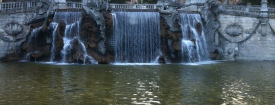 Fontana dei 12 Mesi is one of สถานที่ที่ Sandybelle ถูกใจ.