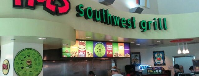 Moe's Southwest Grill is one of สถานที่ที่ Alan ถูกใจ.