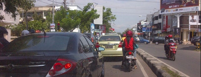 Jalan Gunung Latimojong is one of Makassar Main Roads.