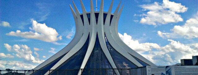 Cathédrale Métropolitaine Notre-Dame de l'Apparition de Brasilia is one of Tour Niemeyer.