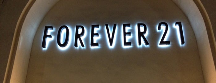 Forever 21 is one of Aliciaさんのお気に入りスポット.