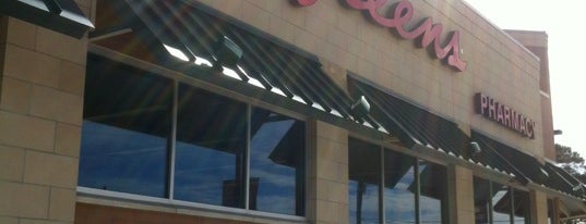 Walgreens is one of Locais curtidos por Cortland.