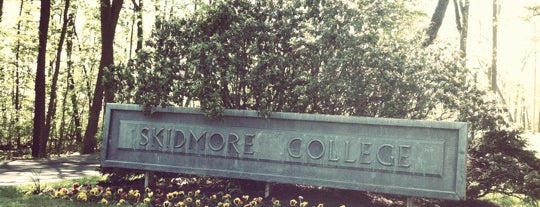 Skidmore College is one of Tempat yang Disukai Alex.