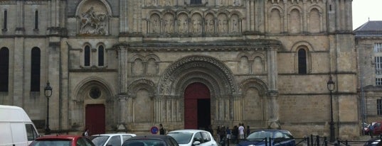 Église Sainte-Croix is one of Bordeaux tourisme.