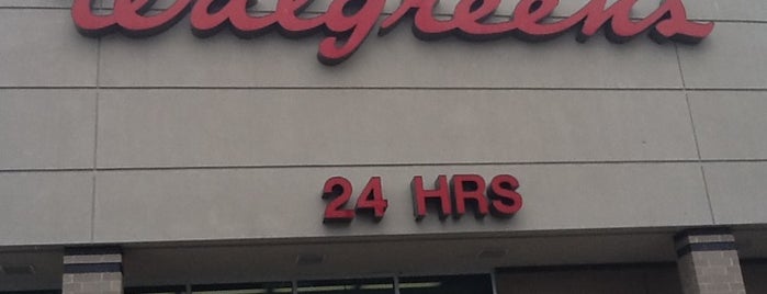 Walgreens is one of Chesterさんのお気に入りスポット.