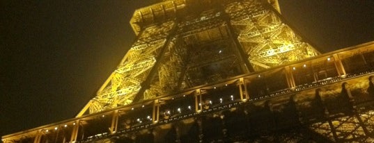 Torre Eiffel is one of Things to do in Paris.