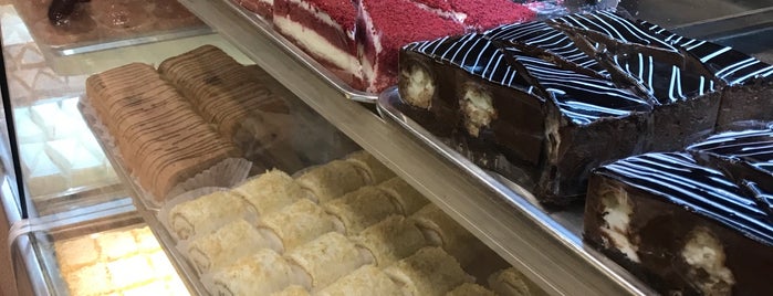 Elahieh Pastry Shop | شیرینی الهیه is one of Orte, die mahsa gefallen.