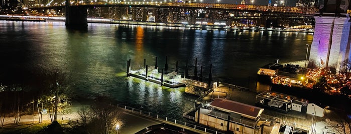 1 Hotel Brooklyn Bridge is one of Bar Hopping 2017.