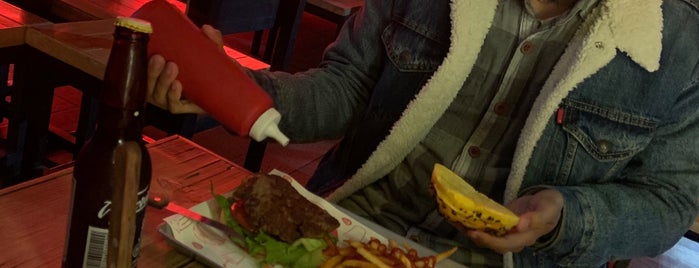 Billy Bob Burgers & Shakes is one of Hamburguesas.