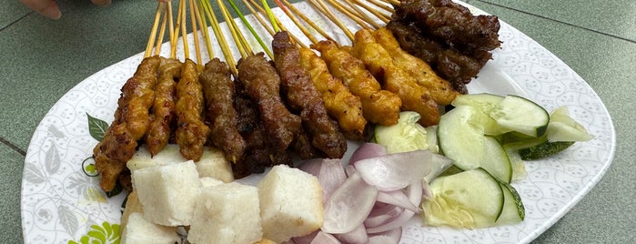 Cedar Point Food Court 食德福美食中心 is one of Johor.