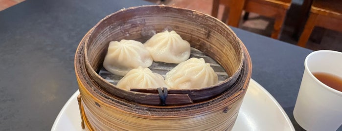 Ping's Dumpling Kitchen is one of Tempat yang Disukai Wayne.