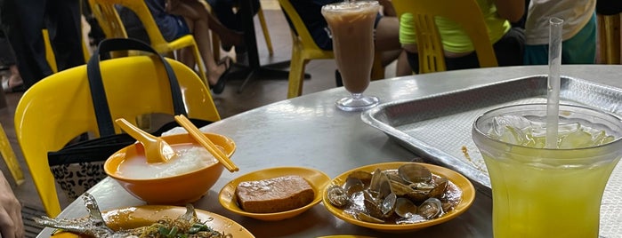 Ye Lai Xiang Teochew Porridge is one of minzyiii’s Liked Places.