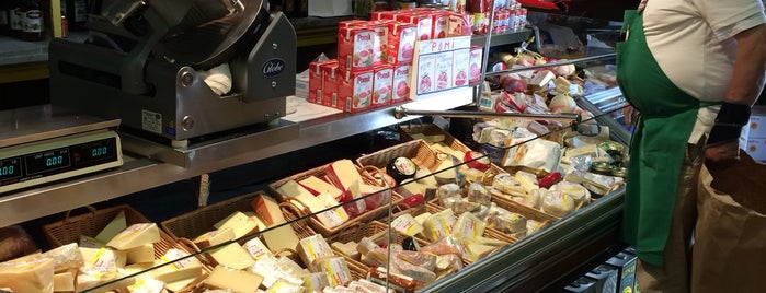 Molinari Delicatessen is one of The very best of San Francisco.
