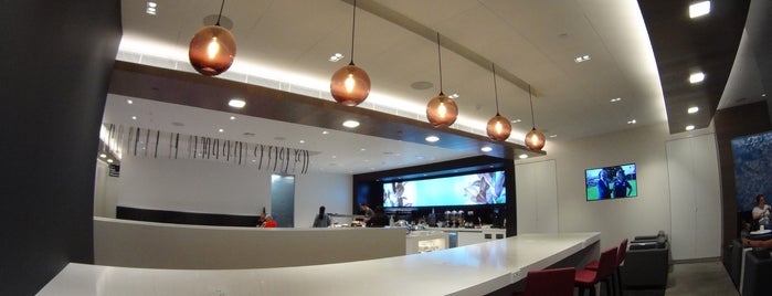 Air New Zealand International Lounge is one of Tempat yang Disukai Maya.