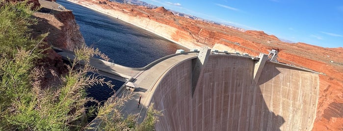 Glen Canyon Dam is one of National Parks Grand Circle Trip.
