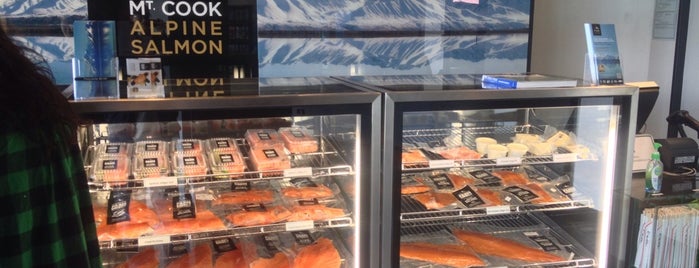 Mt. Cook Alpine Salmon is one of Kirillさんのお気に入りスポット.