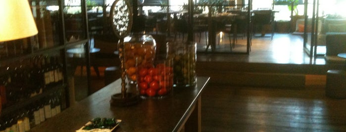 Bar Tomate is one of Polanco.
