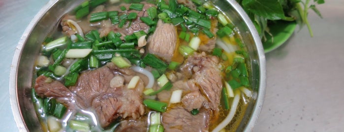 Bún bò Bà Ba is one of Kevinさんの保存済みスポット.