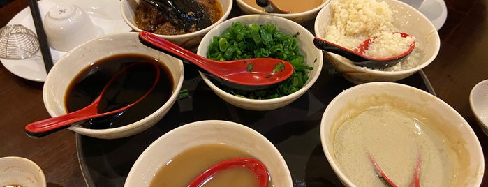 Sichuan Hot Pot is one of Dafniさんの保存済みスポット.