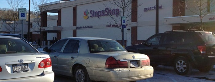 Stop & Shop is one of Orte, die j gefallen.