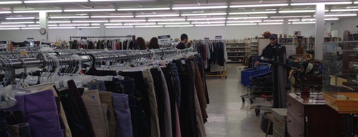 Goodwill is one of Lugares favoritos de ed.