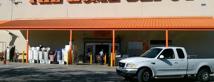 The Home Depot is one of Orte, die A.R.T gefallen.