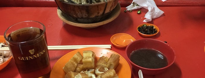 Lim Kee Bah Kut Teh & seafood Restaurant is one of Ho Jiak.